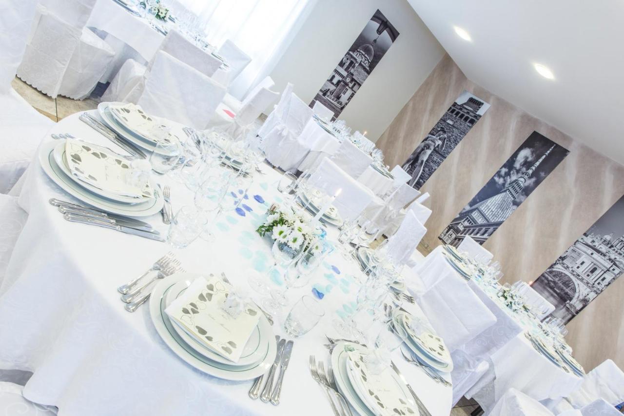 Hotel Ristorante Paladini Carisio Eksteriør bilde