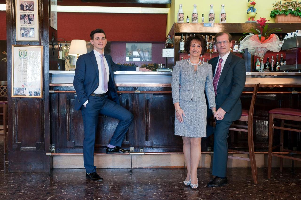 Hotel Ristorante Paladini Carisio Eksteriør bilde